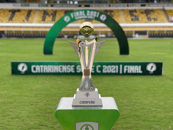 FCF divulga os finalistas do prêmio “Melhores da Série B 2023